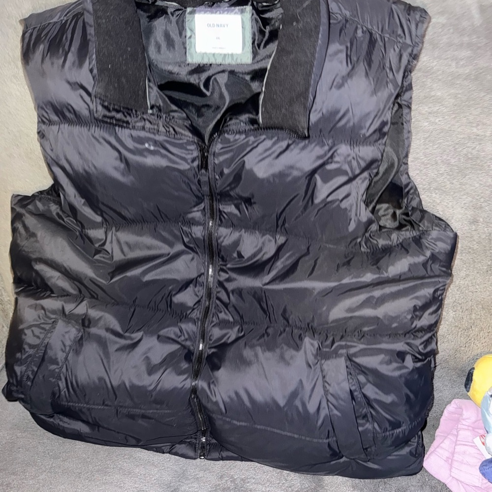 Old Navy mens Midnight Black Puffer Vest